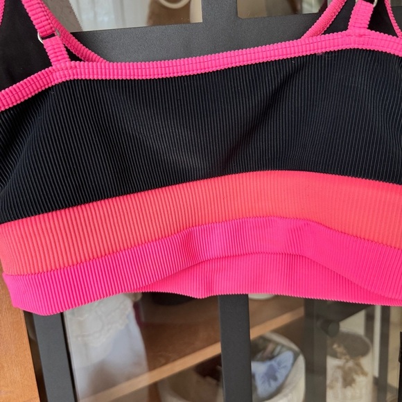 Beach Riot eva ribbed bikini top swimsuit coral barbie neon pink colorblock - Picture 5 of 7